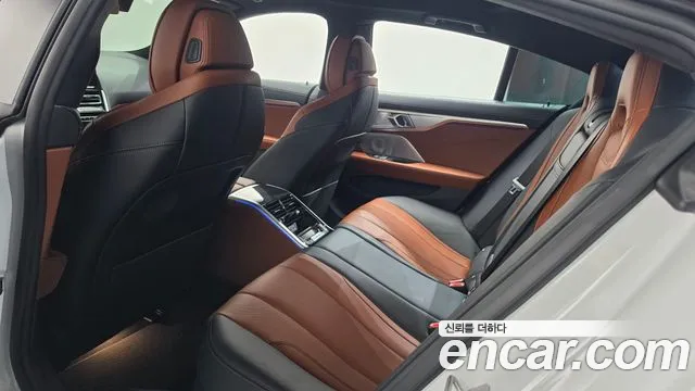 BMW 8 Series G15 — Фото автомобиля 26