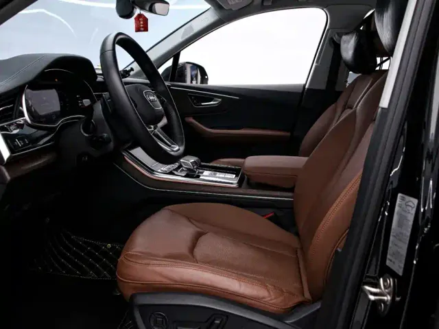 Audi Q7 — Фото автомобиля 14