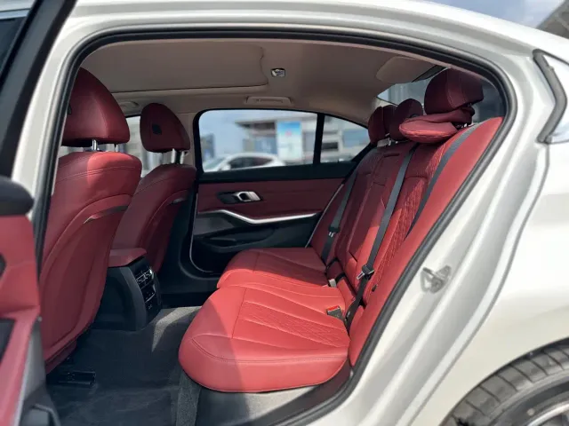 BMW 3 Series — Фото автомобиля 13