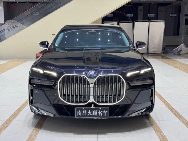 BMW 7 Series — Фото автомобиля 2