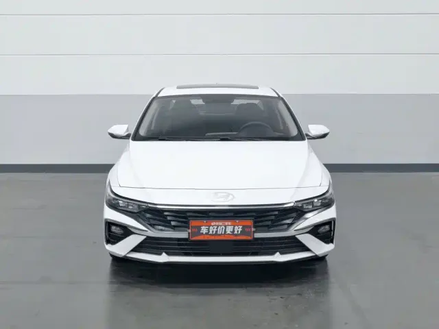Hyundai Elantra — Фото автомобиля 3