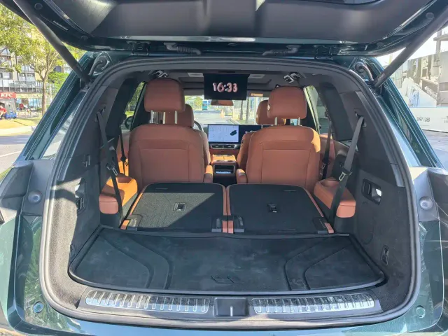Li Auto L8 — Фото автомобиля 16