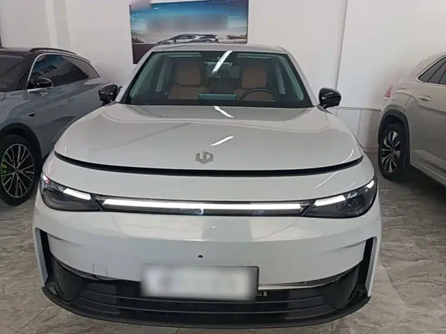 Leapmotor C10 — Фото автомобиля 2