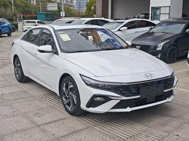 Hyundai Elantra — Фото автомобиля 6