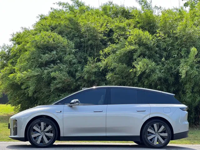 Li Auto i6 — Фото автомобиля 4