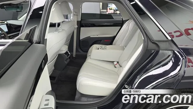 Hyundai Grandeur Grandeur (GN7) 2.5 Бензин 2WD — Фото автомобиля 10