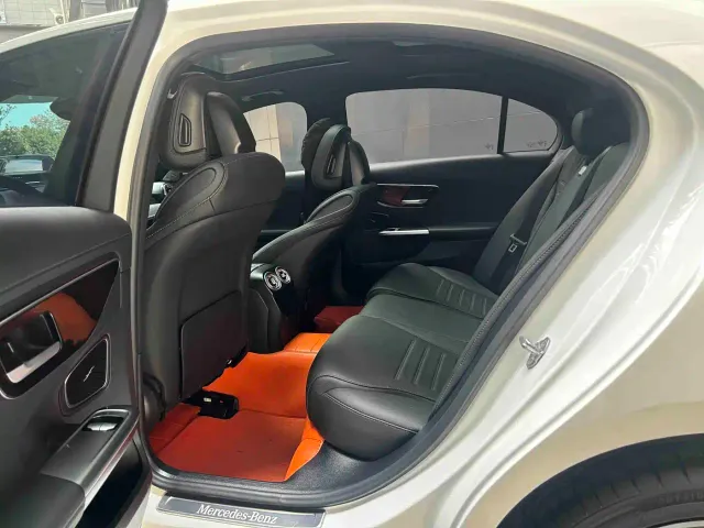 Mercedes-Benz C-Class — Фото автомобиля 3