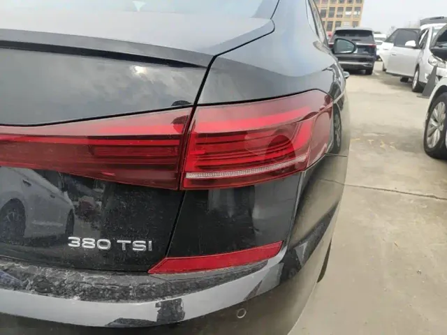 Volkswagen Passat — Фото автомобиля 7