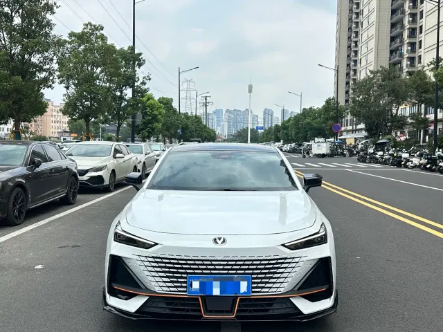Changan UNI-V — Фото автомобиля 2