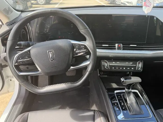 Bestune B70 — Фото автомобиля 5