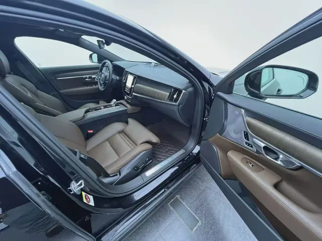 Volvo S90 — Фото автомобиля 10