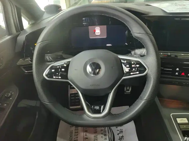Volkswagen Golf 2021 280TSI DSG 30th Anniversary Edition — Фото автомобиля 15