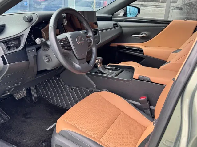 Lexus ES — Фото автомобиля 11