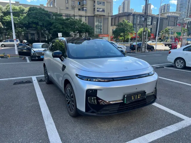 Leapmotor B10 — Фото автомобиля 2
