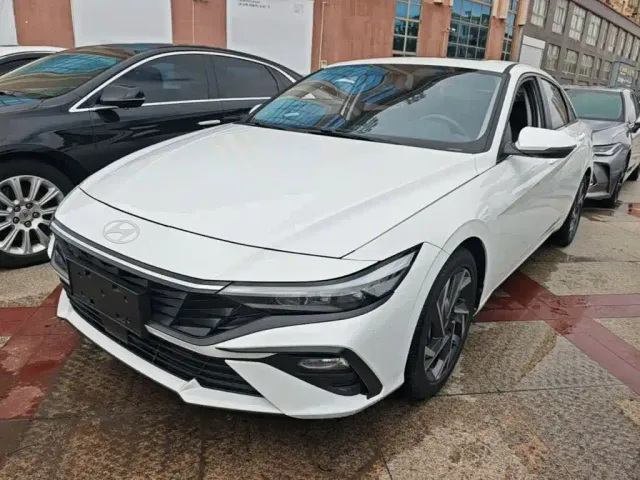 Фотография автомобиля — Hyundai Elantra