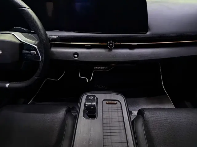 Nissan Ariya — Фото автомобиля 17