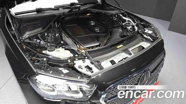 Mercedes-Benz E-Class — Фото автомобиля 5