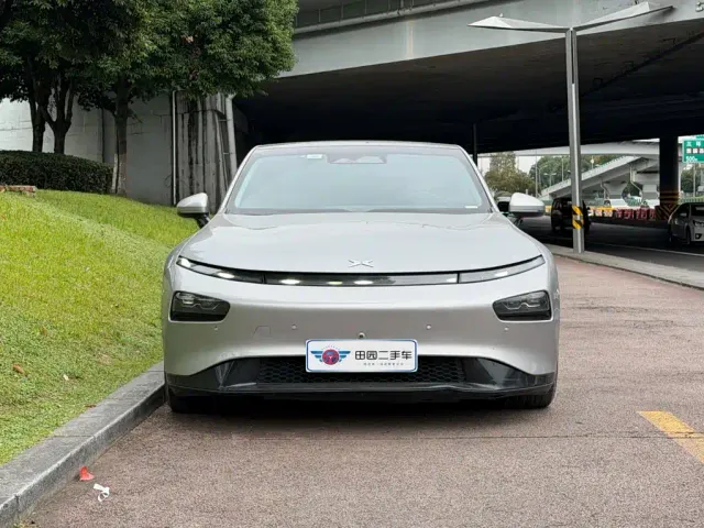 Xpeng P7 — Фото автомобиля 2