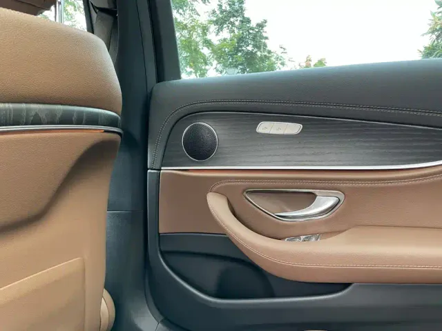Mercedes-Benz E-Class — Фото автомобиля 14