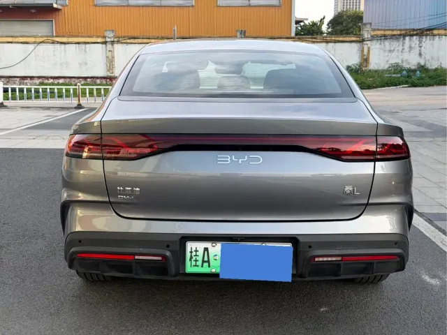 BYD Qin L — Фото автомобиля 4