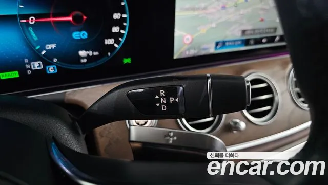 Mercedes-Benz E-Class — Фото автомобиля 9