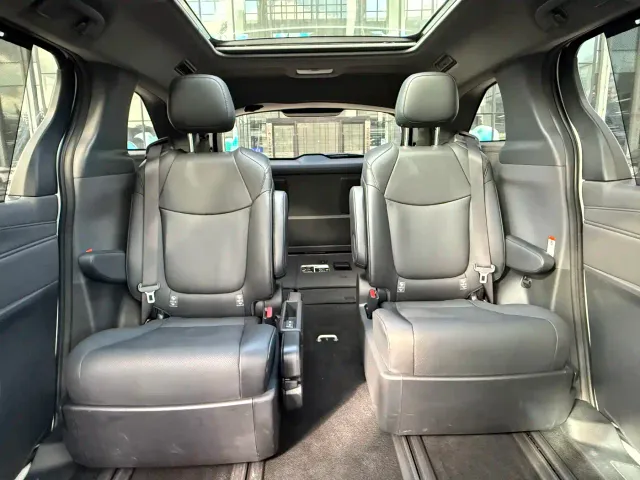 Toyota Granvia — Фото автомобиля 9