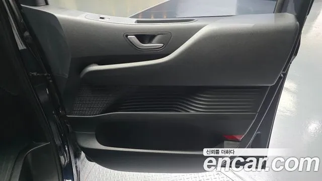 Hyundai Staria Staria 4WD Tourer 9 мест — Фото автомобиля 25
