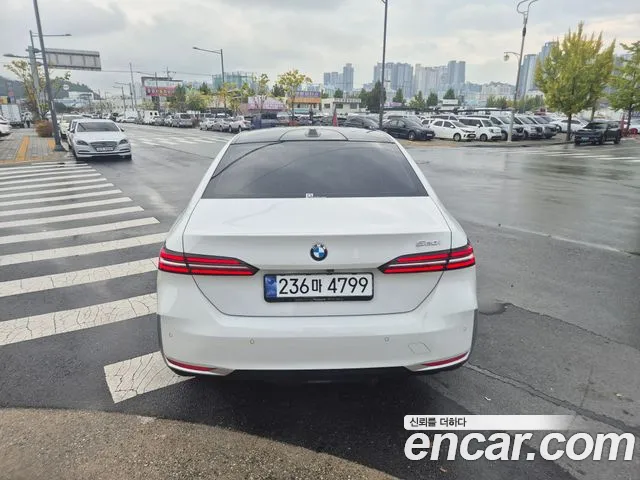BMW 5 Series — Фото автомобиля 4