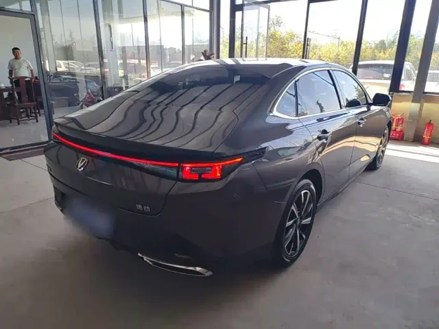 Changan Eado — Фото автомобиля 6