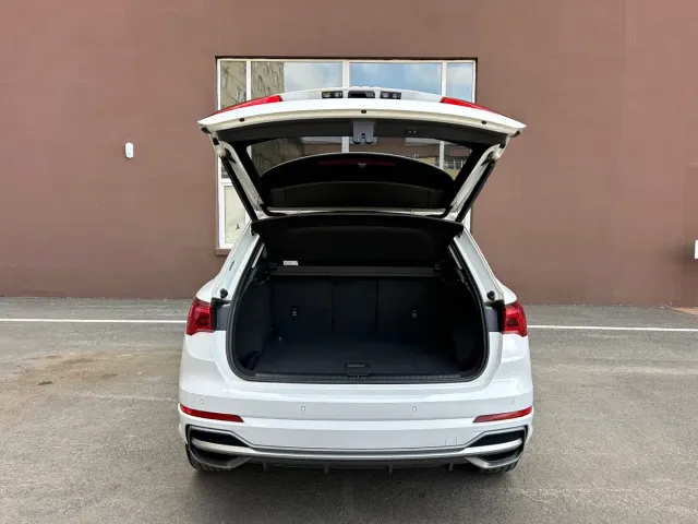 Audi Q3 — Фото автомобиля 12