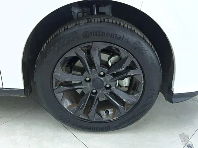 Dongfeng Yixuan — Фото автомобиля 6