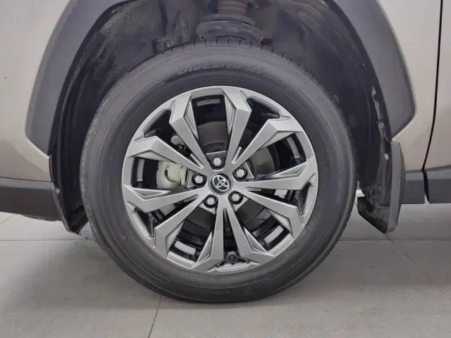 Toyota RAV4 — Фото автомобиля 17