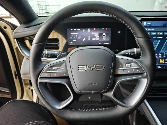 BYD Seal 07 DM-i — Фото автомобиля 12