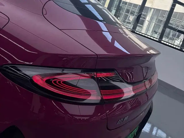 Xiaomi SU7 — Фото автомобиля 6