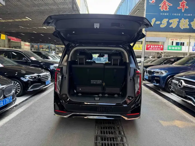 GAC Trumpchi M8 — Фото автомобиля 28
