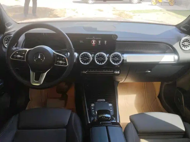 Mercedes-Benz EQB — Фото автомобиля 12