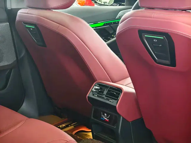 BMW 5 Series — Фото автомобиля 10