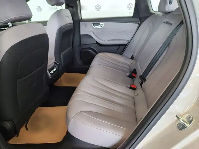 Roewe M7 DMH — Фото автомобиля 16