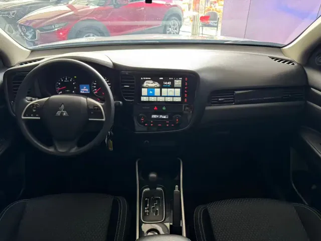 Mitsubishi Outlander — Фото автомобиля 14