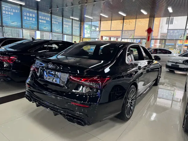 Mercedes-Benz E-Class — Фото автомобиля 8