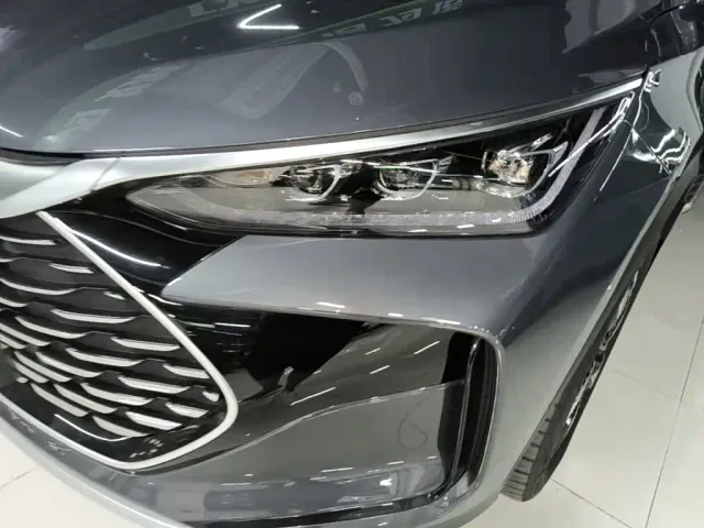 BYD Tang — Фото автомобиля 23