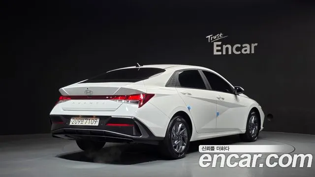 Hyundai Avante CN7 — Фото автомобиля 2