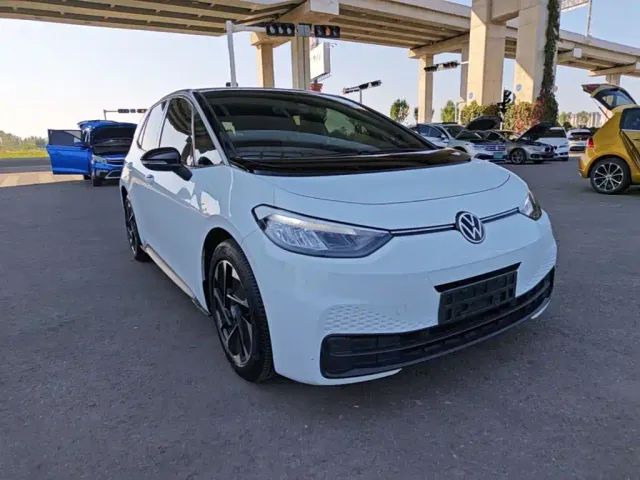 Volkswagen ID.3 — Фото автомобиля 3