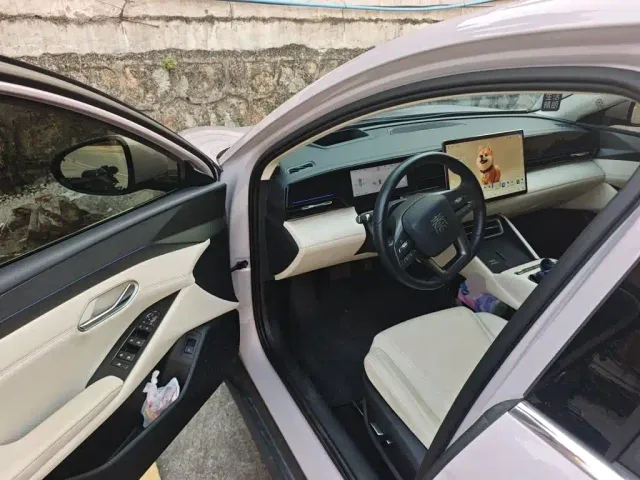 BYD Qin L — Фото автомобиля 17