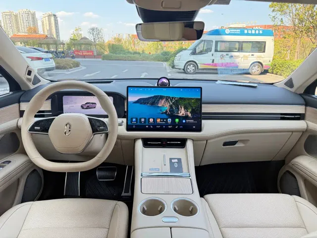 Aito M5 — Фото автомобиля 8