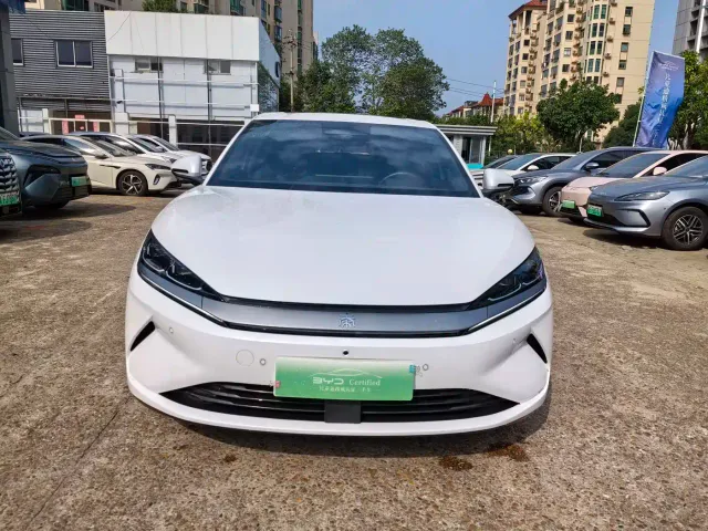 BYD Qin L — Фото автомобиля 10