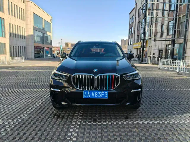 Фотография автомобиля — BMW X5