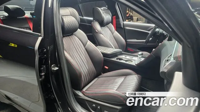 Genesis G70 New — Фото автомобиля 12