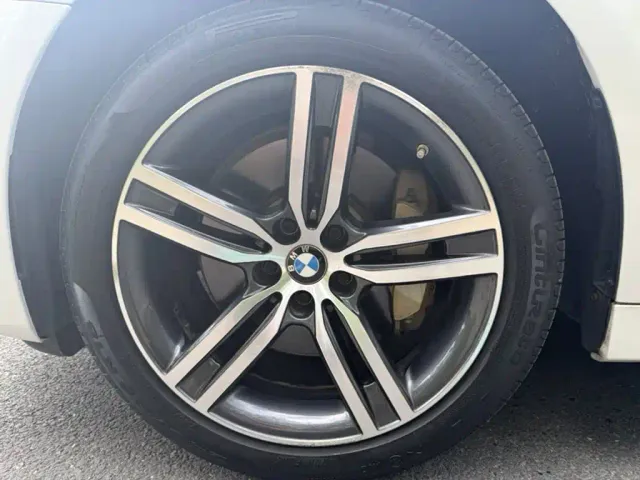 BMW 5 Series — Фото автомобиля 16