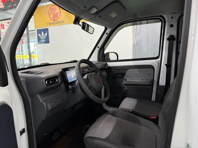 Wuling Zhiguang NEV — Фото автомобиля 4